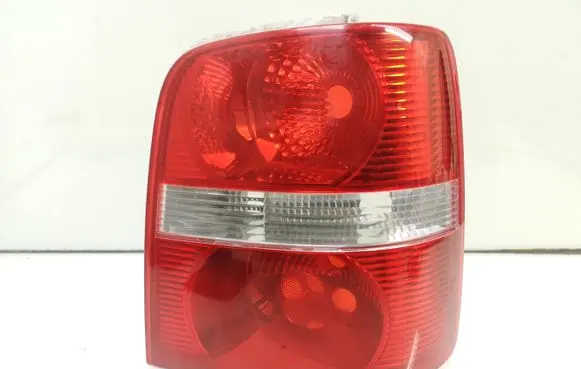 Volkswagen Touran I Rear/tail lights 1T0945096F 1T0945112B