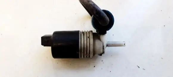 Volkswagen Golf III Windscreen/windshield washer pump 1H6955651