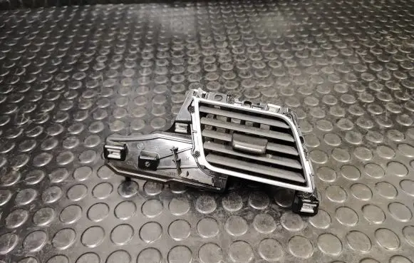 Audi A8 S8 D4 4H Dashboard side air vent grill/cover trim 4H2820902B