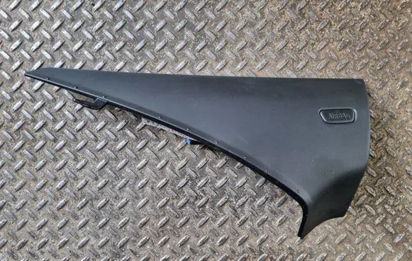 BMW 2 F44 (C) pillar trim 7475555