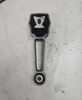 Land Rover Evoque I Engine mount bracket