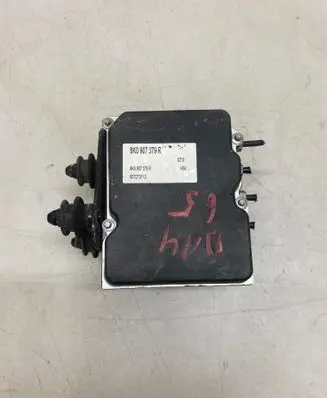 Volkswagen Golf V ABS Pump 8K0907379R 8072T0113