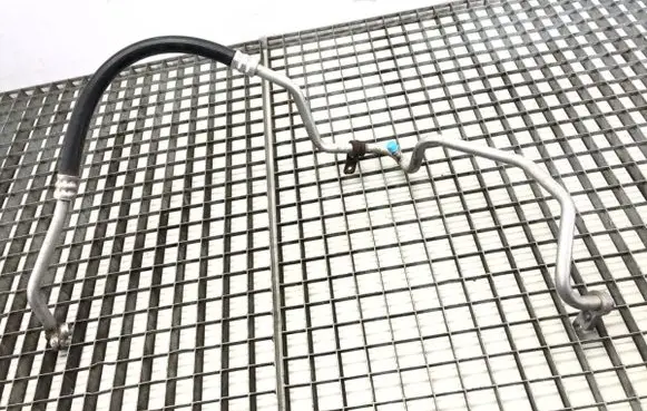 Suzuki Swift I Air conditioning (A/C) pipe/hose
