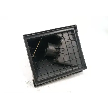 Volkswagen PASSAT B5.5 Air filter box cover 