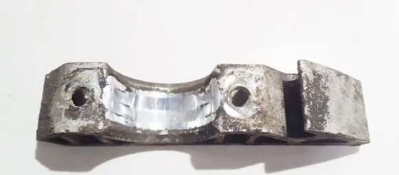 Audi Q7 4L Sway bar bush bracket, front 7l0411063b