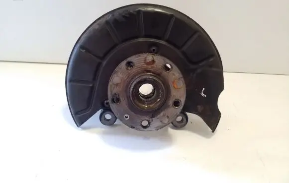 Volkswagen Golf Plus Front wheel hub