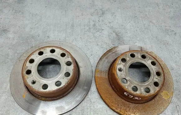 Volkswagen Golf V Rear brake disc 252MM10MM