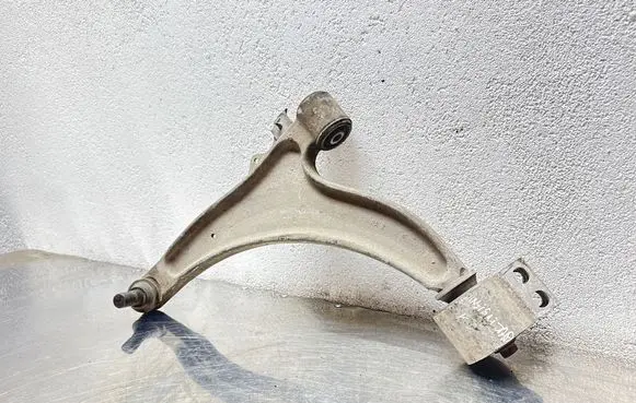 Opel Insignia A Front lower control arm/wishbone 0131221