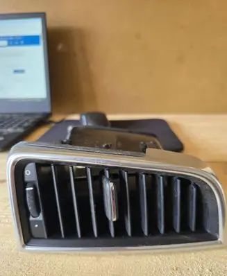 Porsche Panamera (970) Dash center air vent grill 970552142
