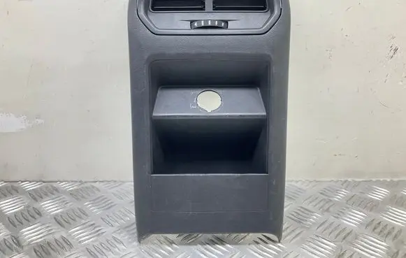 Rear air vent grill