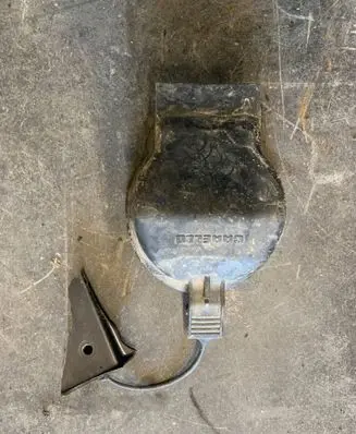 Renault Master II Headlight/headlamp dust cover 35470749