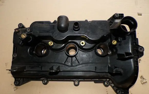 Renault Clio IV Rocker cam cover 132657536R