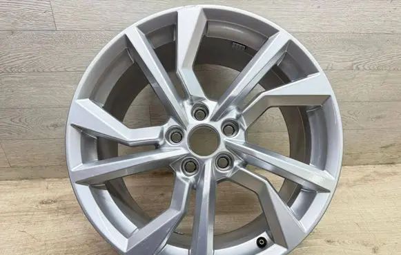 Audi TT TTS RS Mk3 8S R18 alloy rim 8S0601025AN