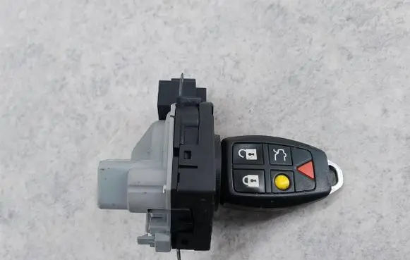 Volvo V50 Ignition lock 31252481