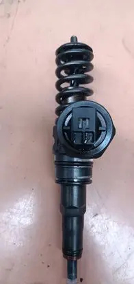 Volkswagen Golf V Fuel injector 0414720007