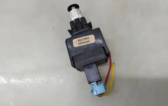Volvo S60 Brake pedal sensor switch 8622064