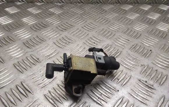 Audi A2 Turbo solenoid valve 028906283F