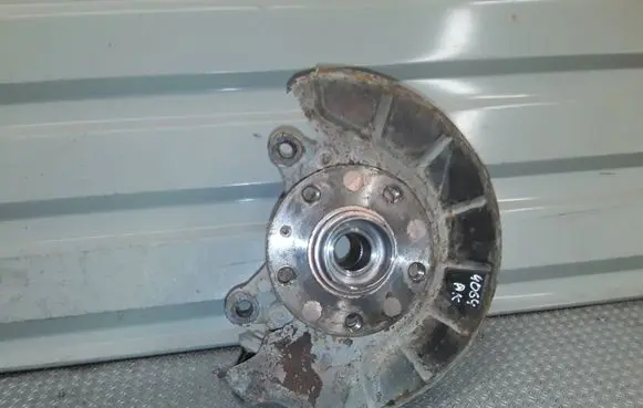 Volkswagen Tiguan Front wheel hub spindle knuckle