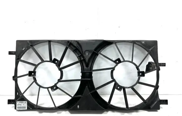 Radiator cooling fan shroud