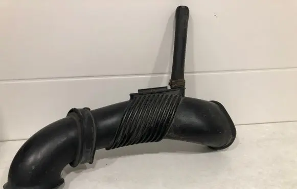 Audi Q7 4L Air intake duct part 7L6129609