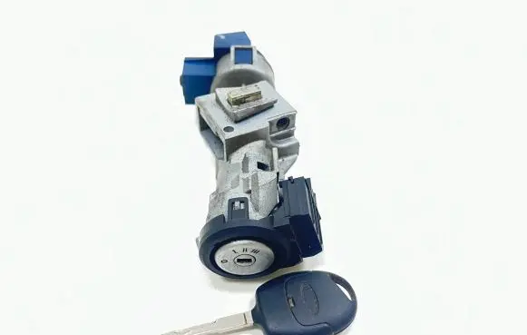 Ford Focus C-MAX Ignition lock 3M513F880AB