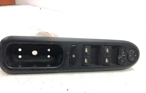 Toyota Avensis T250 Electric window control switch