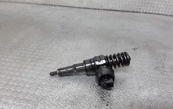 Fuel injector