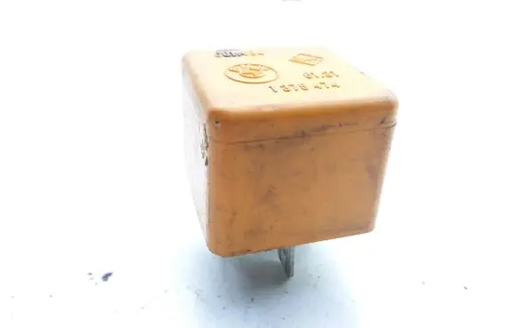 BMW 3 E36 Hazard warning light relay 1375474 601484