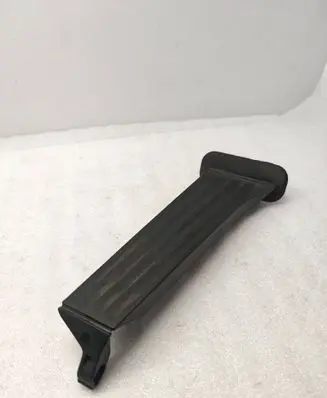 Accelerator throttle pedal