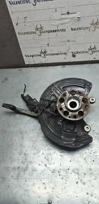 Mercedes-Benz B W246 W242 Front wheel hub A2464210620 A2464210623