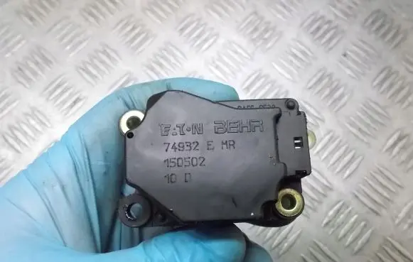 Volvo S60 A/C air flow flap actuator/motor 74932