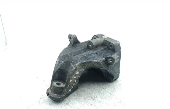 Mercedes-Benz Sprinter W906 Engine mounting bracket A6512231704 251115