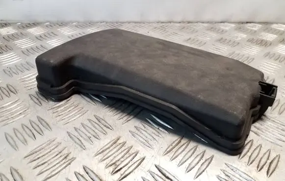Toyota Auris E180 Fuse box cover 8266202B70
