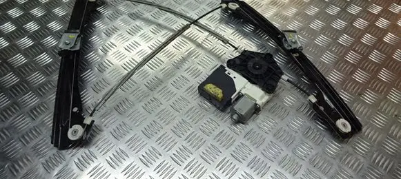 Volkswagen Jetta VI Front door window regulator with motor 5C6837462E