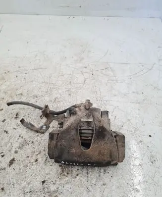 Opel Zafira A Front brake caliper