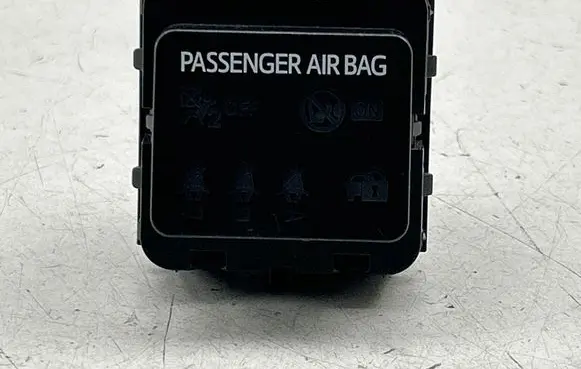 Toyota Auris E180 Passenger airbag on/off switch 489168