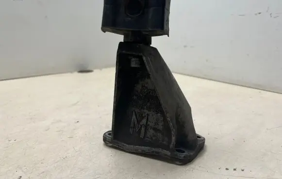 Audi A4 S4 B5 8D Gearbox mounting bracket 8D0399113AB