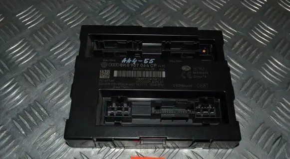 Audi A4 S4 B8 8K Comfort/convenience module 8K0907064CP