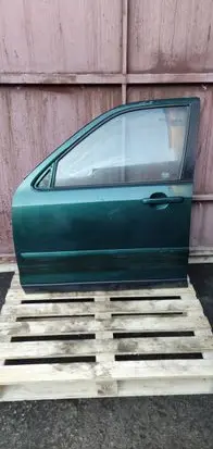 Honda CR-V Front door