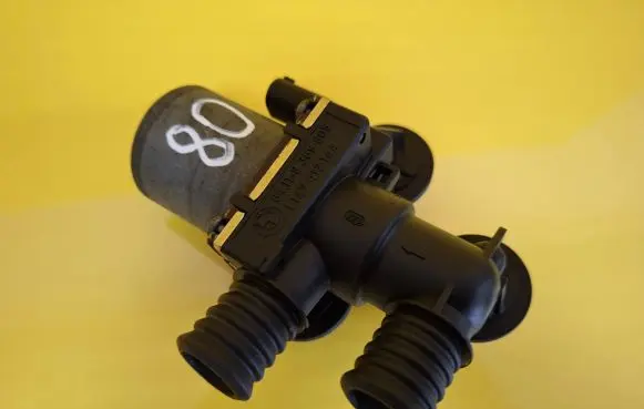 BMW 3 E46 Coolant heater control valve 1147412144