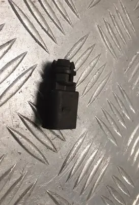 Audi A6 S6 C6 4F Outside/external air temperature sensor 8Z0820535
