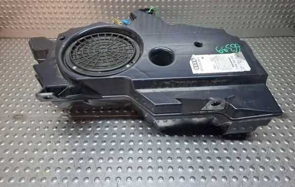 Audi A3 S3 8P Subwoofer speaker S27705928 8P3035382E