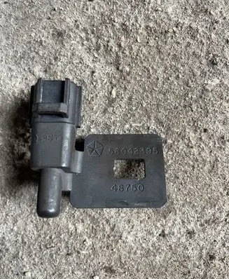 Dodge Nitro Outside/external air temperature sensor 56042395 48750