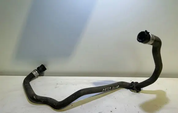 Engine coolant pipe/hose