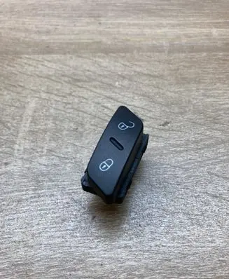 Volkswagen PASSAT CC Central locking switch button 1K0962126B