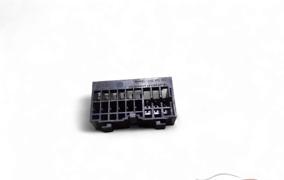 Audi 100 200 5000 C3 Fuse module 3A0972559
