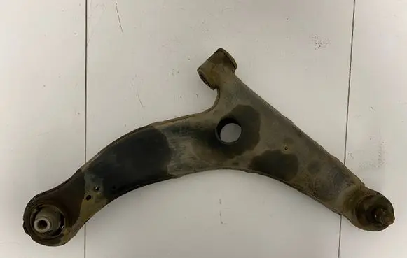 Mitsubishi Grandis Front lower control arm/wishbone MR594326 4013A036 4013A236