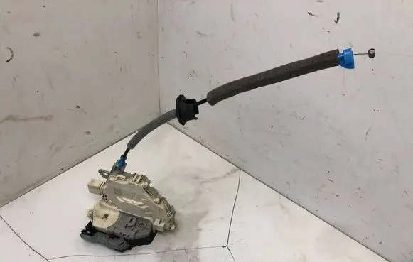 Audi A3 S3 8V Rear door lock 4G0839015C 4G0839015