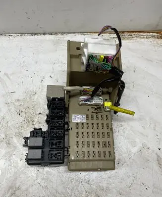 Subaru Forester SH Fuse module 82201FG000 101907