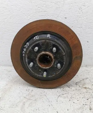 Rear wheel hub spindle/knuckle